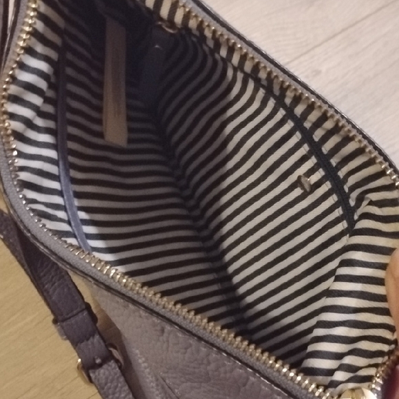 Kate Spade Purple Crossbody Bag with Sophisticated Design - Picture 4 of 7